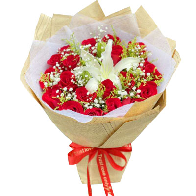 鹰潭19朵红玫瑰1支百合，永恒之美